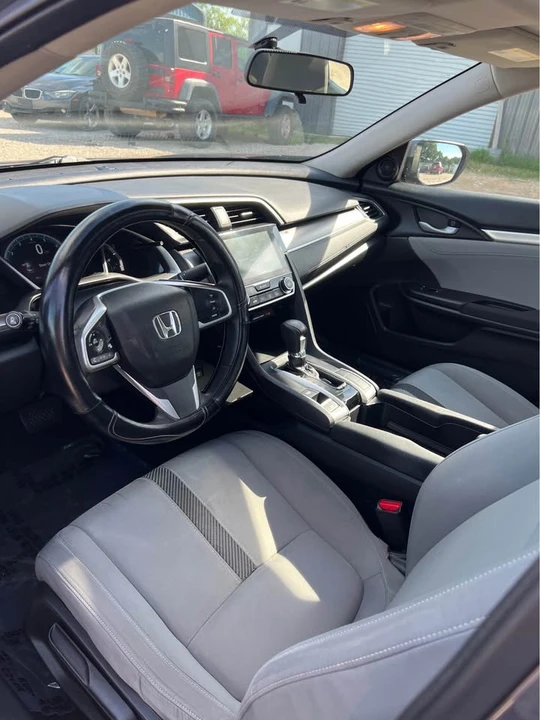 2016 Honda Civic 10th Gen - Image 9 of 17