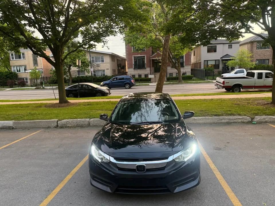 2016 Honda Civic 10th Gen - Image 3 of 13