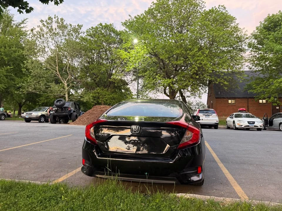 2016 Honda Civic 10th Gen - Image 4 of 12