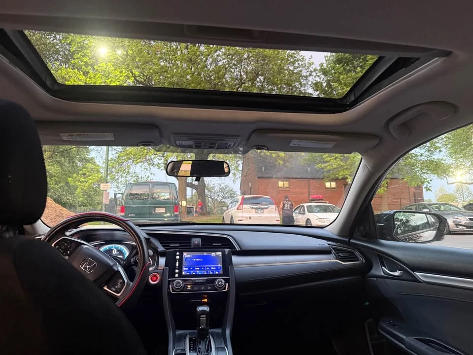 2016 Honda Civic 10th Gen - Image 8 of 12