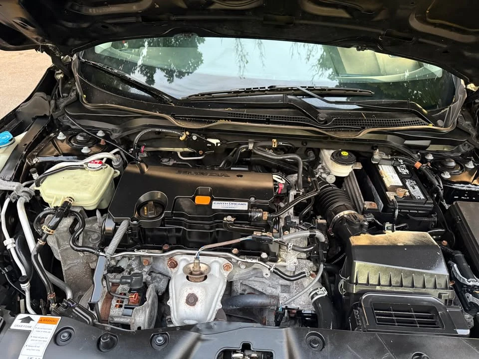 2016 Honda Civic 10th Gen - Image 7 of 12