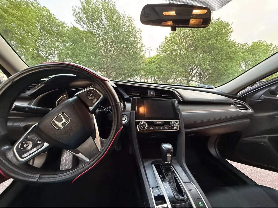 2016 Honda Civic 10th Gen - Image 9 of 12