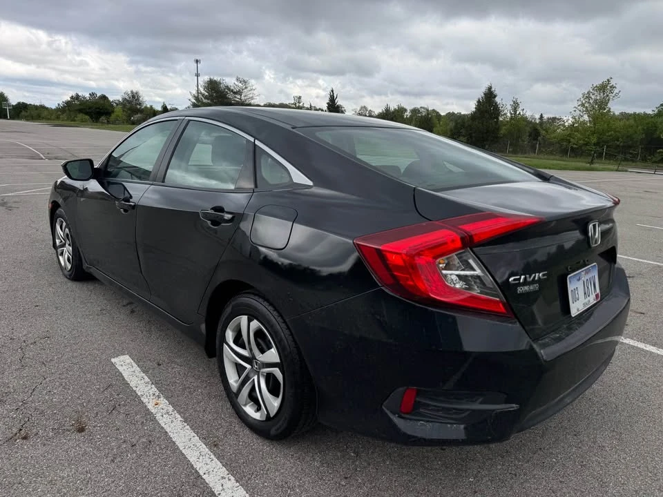 2016 Honda Civic 10th Gen - Image 6 of 15