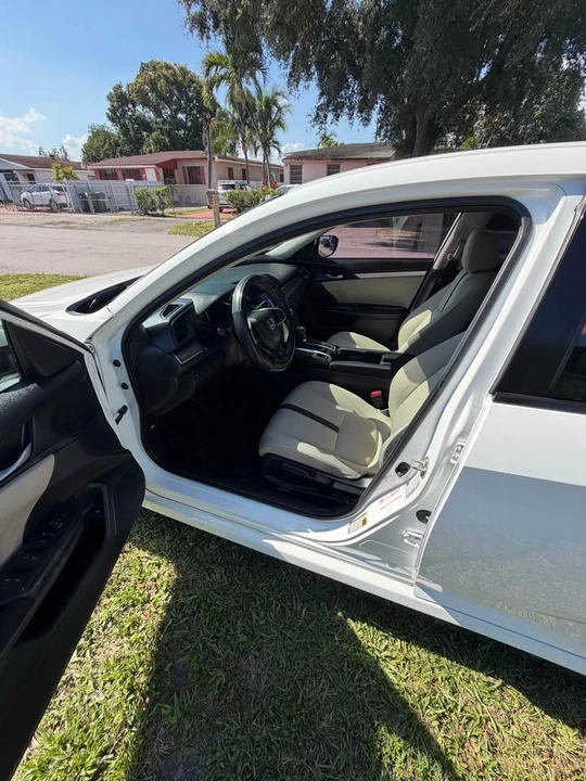 2016 Honda Civic 10th Gen - Image 11 of 14