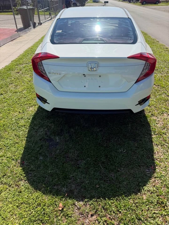 2016 Honda Civic 10th Gen - Image 8 of 14