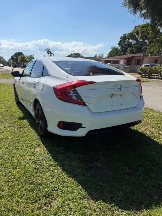 2016 Honda Civic 10th Gen - Image 7 of 14