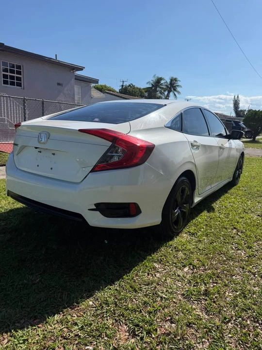 2016 Honda Civic 10th Gen - Image 5 of 14