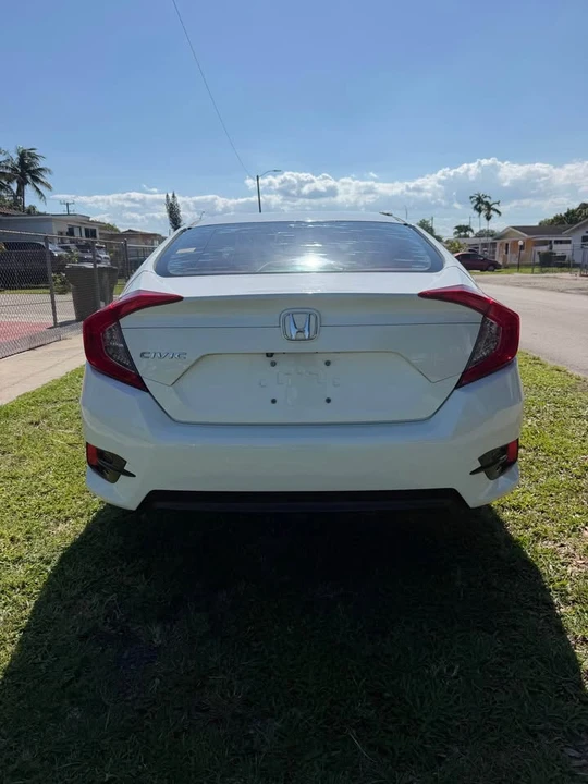 2016 Honda Civic 10th Gen - Image 6 of 14