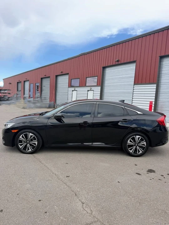 2016 Honda Civic 10th Gen - Image 5 of 18