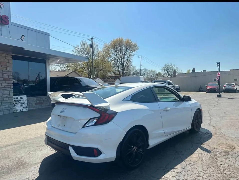 2016 Honda Civic 10th Gen - Image 4 of 13