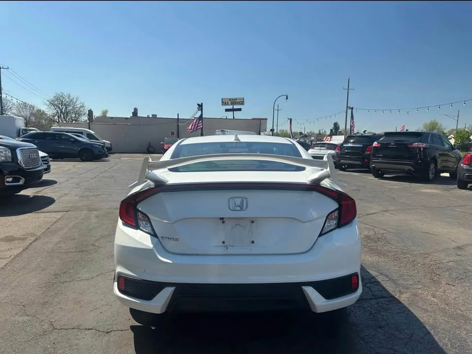 2016 Honda Civic 10th Gen - Image 5 of 13