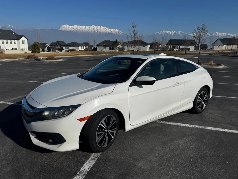 2016 Honda Civic 10th Gen - Image 3 of 17