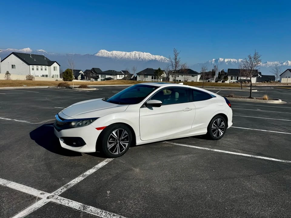 2016 Honda Civic 10th Gen - Image 4 of 17