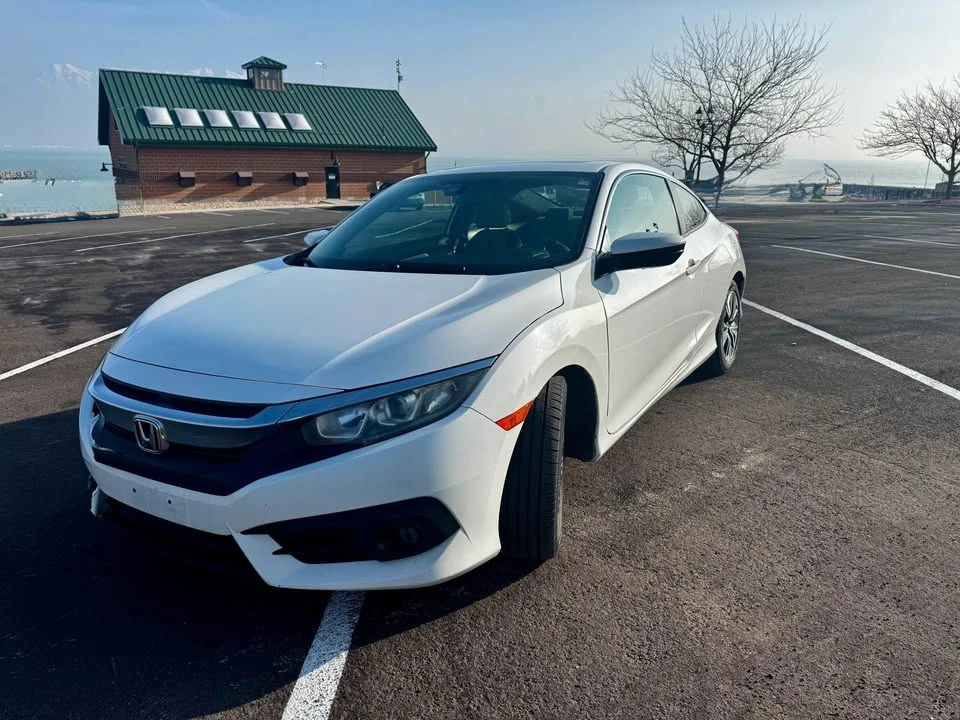 2016 Honda Civic 10th Gen - Image 5 of 17