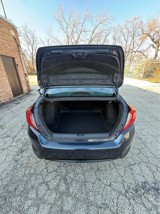 2016 Honda Civic 10th Gen - Image 9 of 18
