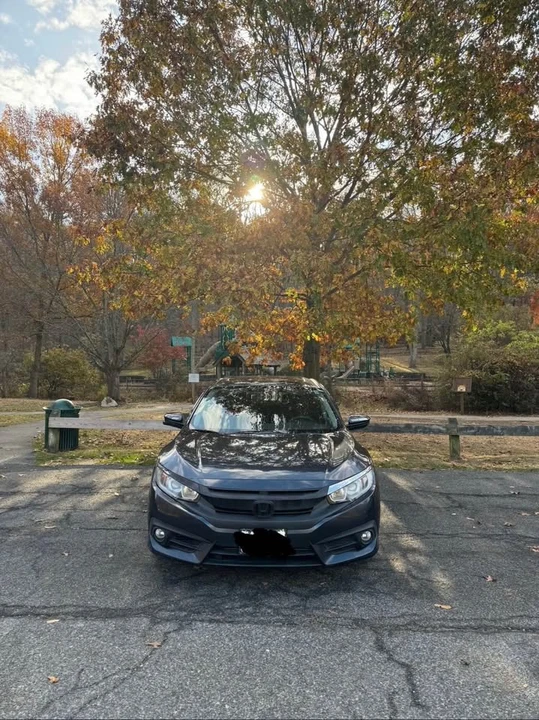 2016 Honda Civic 10th Gen - Image 2 of 11