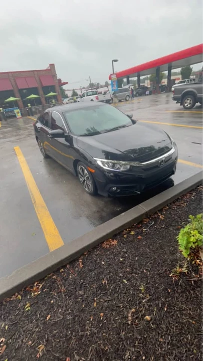 2016 Honda Civic 10th Gen - Image 2 of 5
