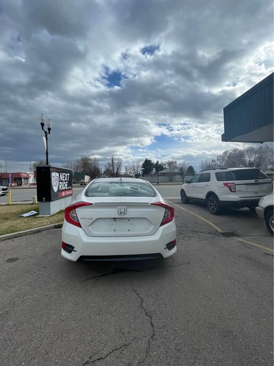 2016 Honda Civic 10th Gen - Image 4 of 17