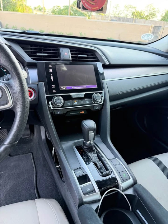 2016 Honda Civic 10th Gen - Image 6 of 13