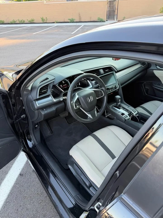 2016 Honda Civic 10th Gen - Image 5 of 13