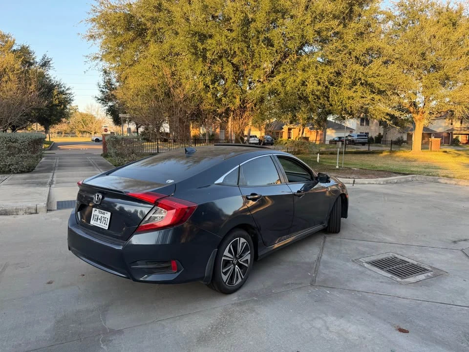 2016 Honda Civic 10th Gen - Image 4 of 11