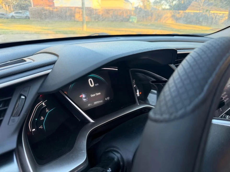 2016 Honda Civic 10th Gen - Image 9 of 11