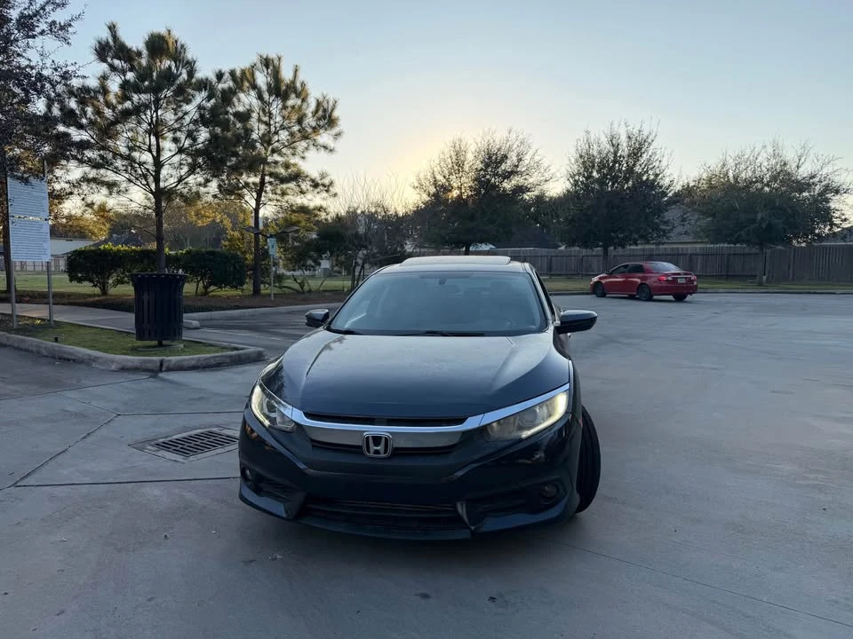 2016 Honda Civic 10th Gen - Image 3 of 11