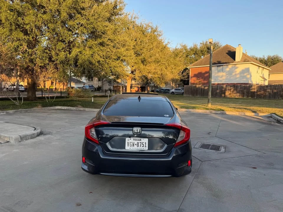 2016 Honda Civic 10th Gen - Image 5 of 11