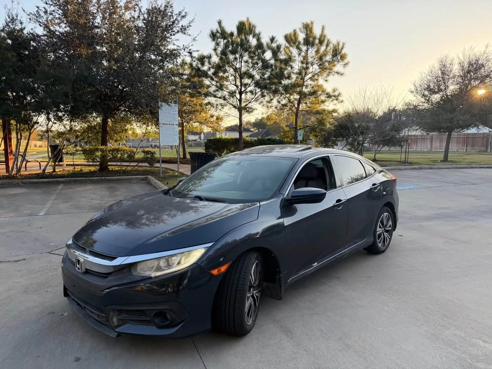 2016 Honda Civic 10th Gen - Image 2 of 11
