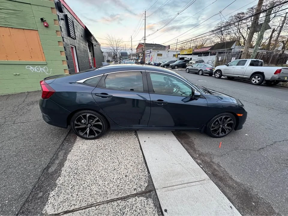 2016 Honda Civic 10th Gen - Image 9 of 15