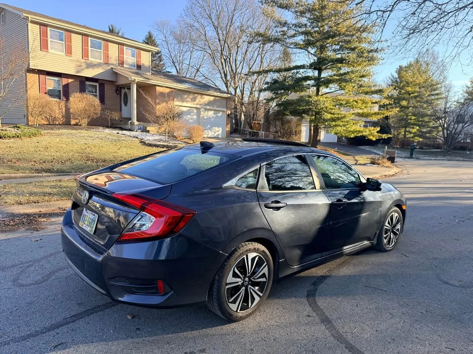 2016 Honda Civic 10th Gen - Image 5 of 12