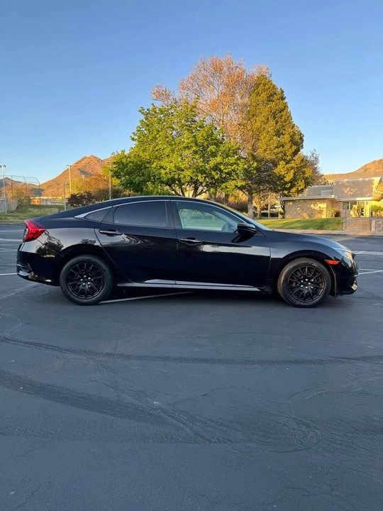 2016 Honda Civic 10th Gen - Image 7 of 16