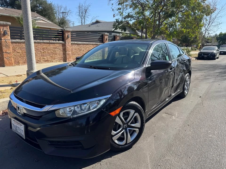 2016 Honda Civic 10th Gen - Image 9 of 12