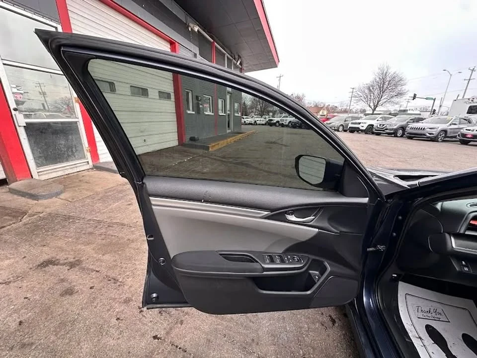 2016 Honda Civic 10th Gen - Image 15 of 18