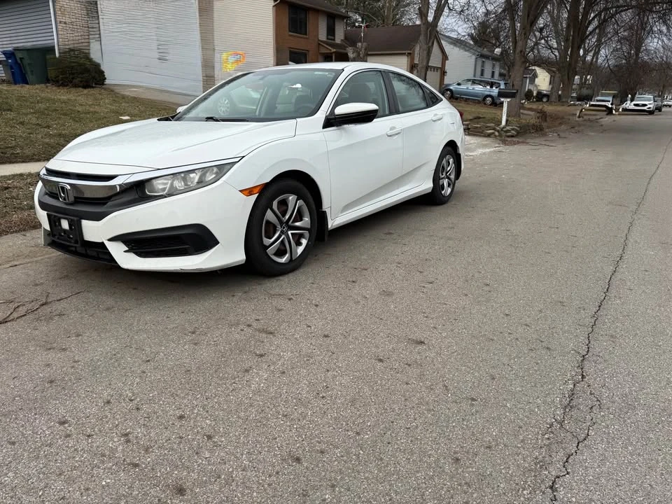 2016 Honda Civic 10th Gen - Image 3 of 11