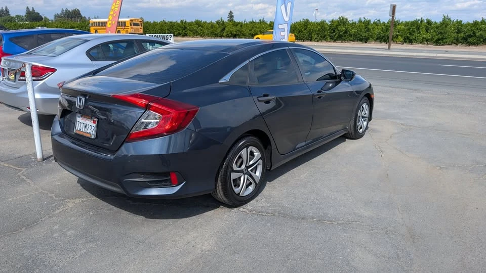 2016 Honda Civic 10th Gen - Image 2 of 8