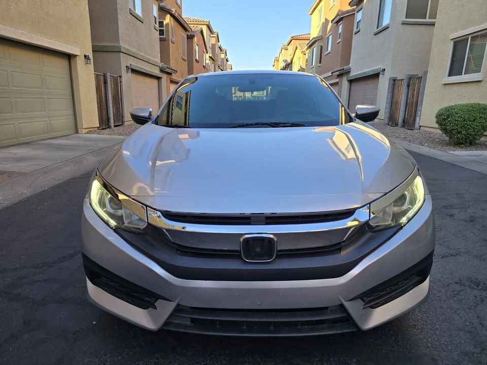 2016 Honda Civic 10th Gen - Image 5 of 12