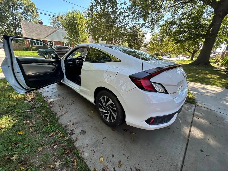 2016 Honda Civic 10th Gen - Image 10 of 11