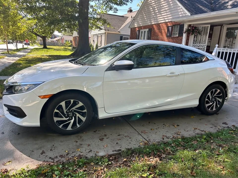 2016 Honda Civic 10th Gen - Image 5 of 11