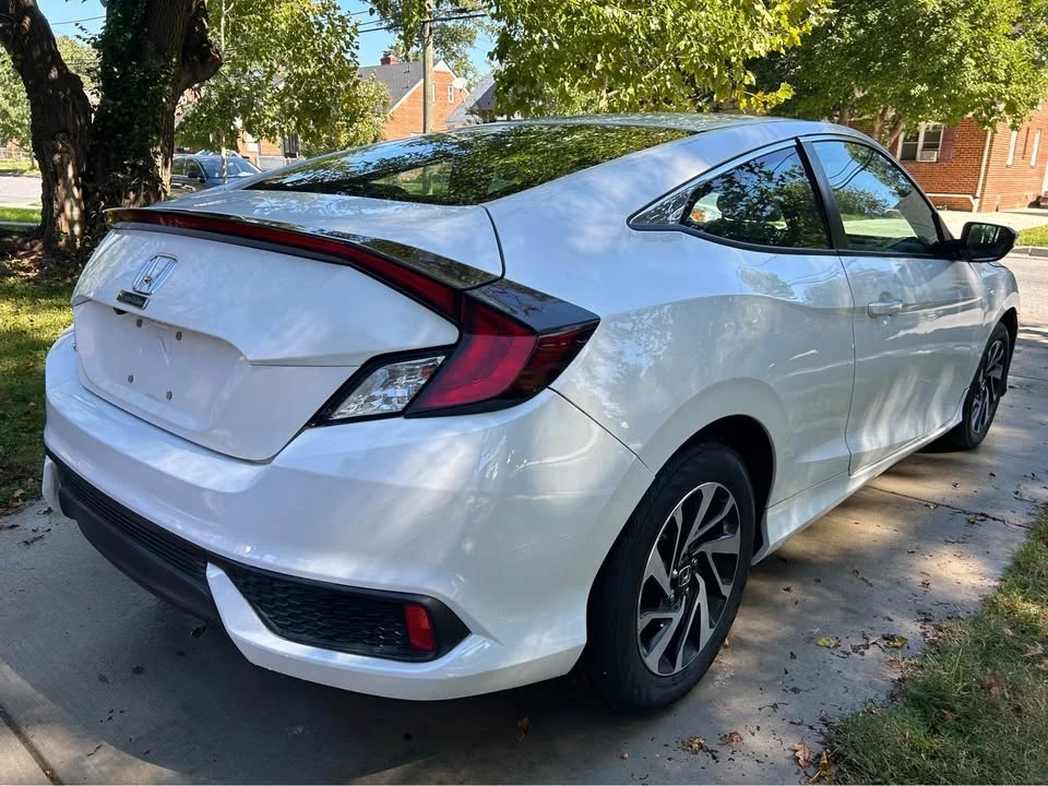 2016 Honda Civic 10th Gen - Image 6 of 11