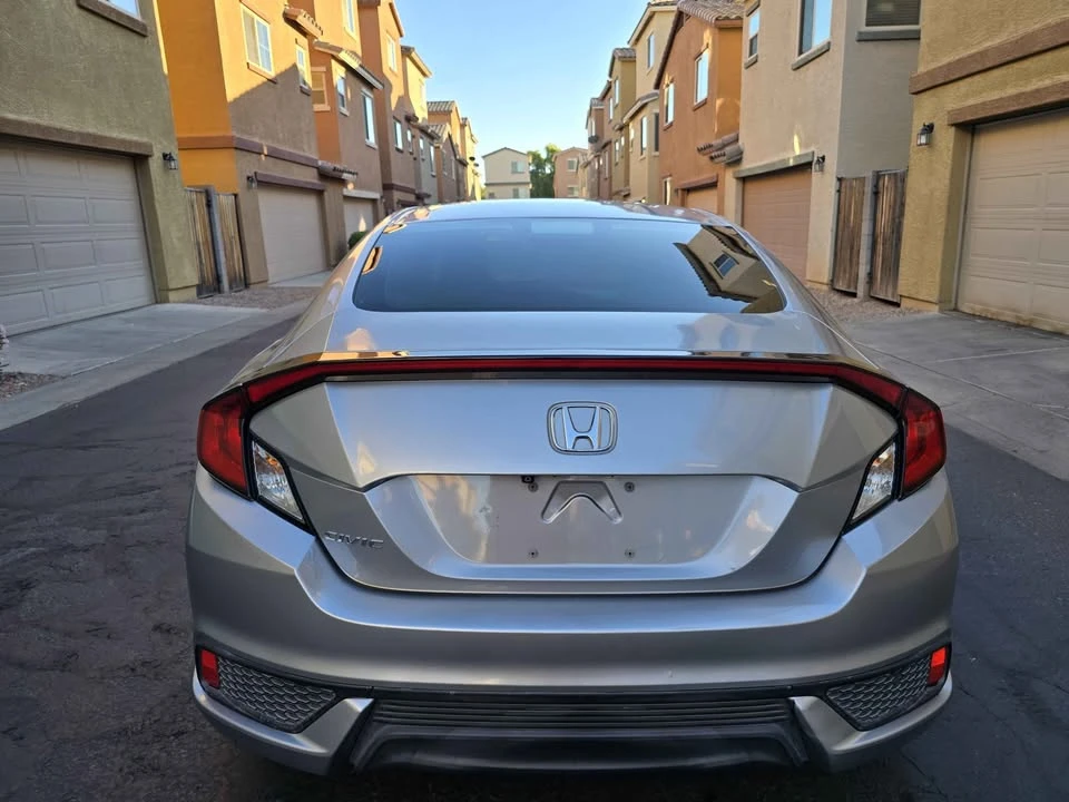 2016 Honda Civic 10th Gen - Image 7 of 12