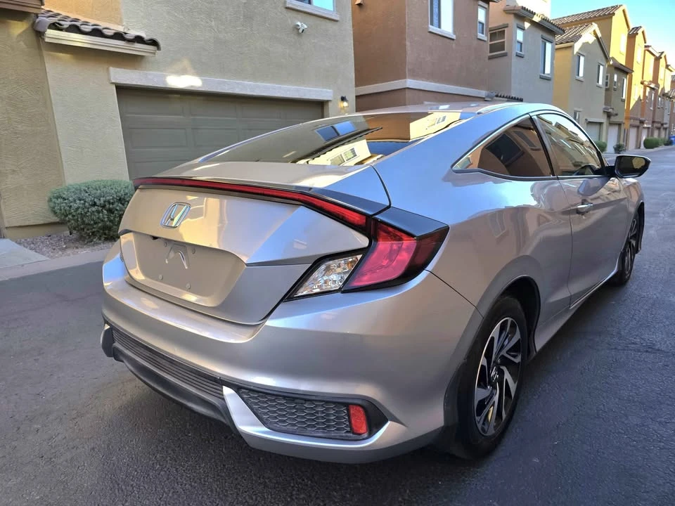 2016 Honda Civic 10th Gen - Image 4 of 12