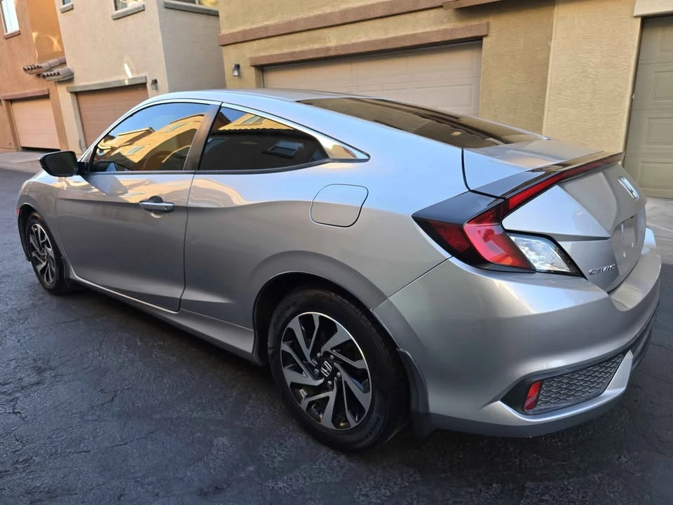 2016 Honda Civic 10th Gen - Image 8 of 12