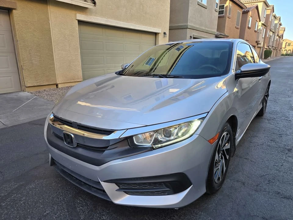 2016 Honda Civic 10th Gen - Image 3 of 12