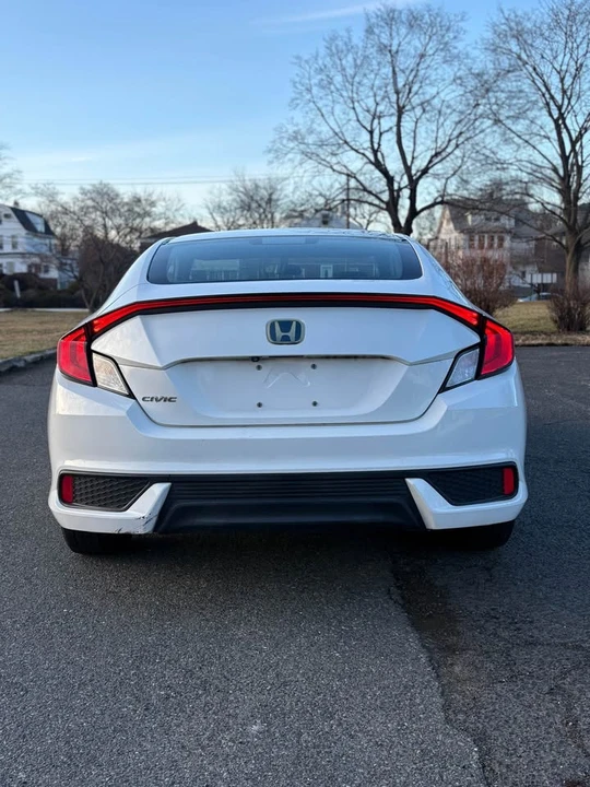 2016 Honda Civic 10th Gen - Image 4 of 9