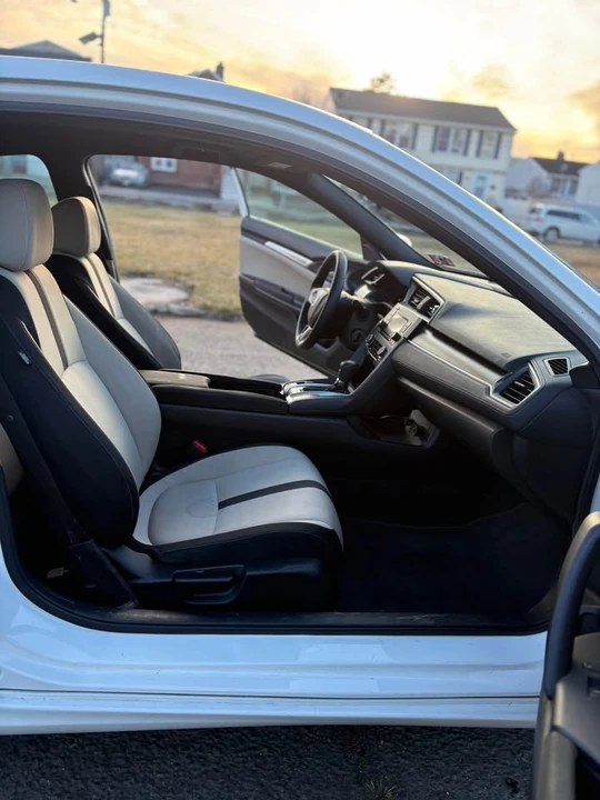 2016 Honda Civic 10th Gen - Image 6 of 9