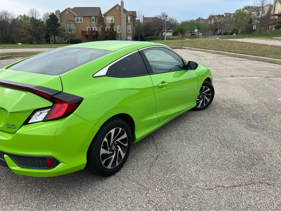 2016 Honda Civic 10th Gen - Image 6 of 19