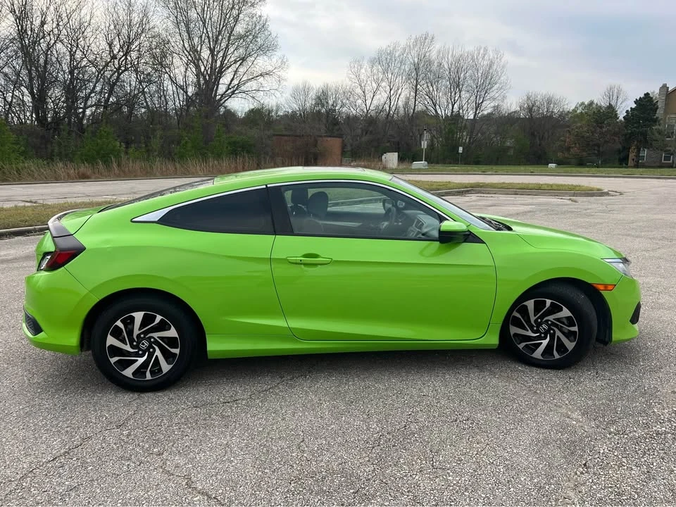 2016 Honda Civic 10th Gen - Image 7 of 19