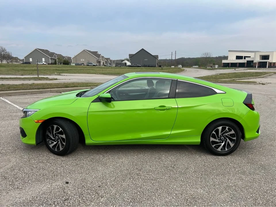 2016 Honda Civic 10th Gen - Image 3 of 19