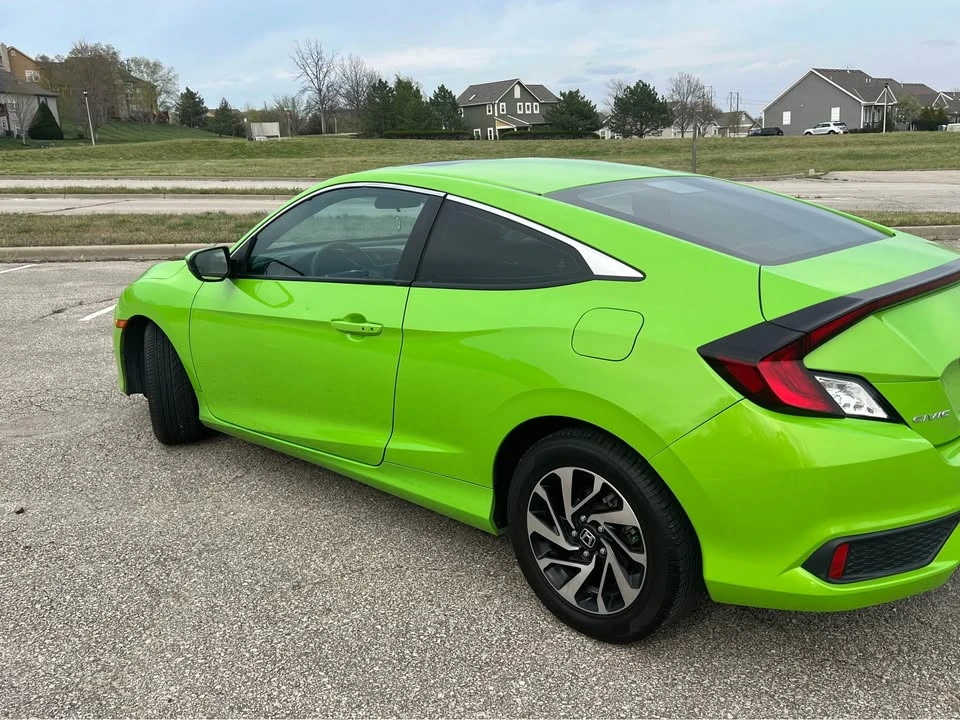 2016 Honda Civic 10th Gen - Image 4 of 19